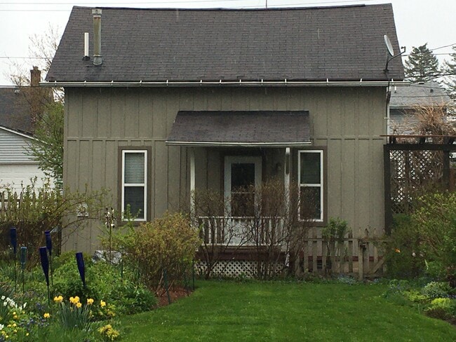 Building Photo - 504 Franklin St