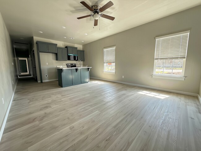 Foto del edificio - 1405 SW Bishop Rd