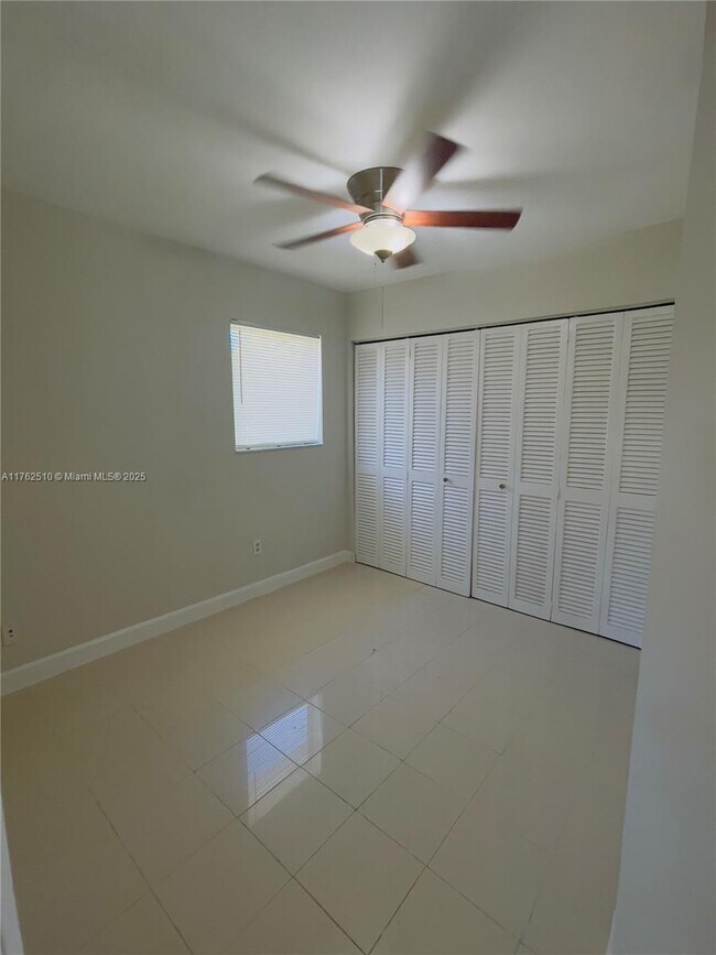 Foto del edificio - 349 NE 31st St