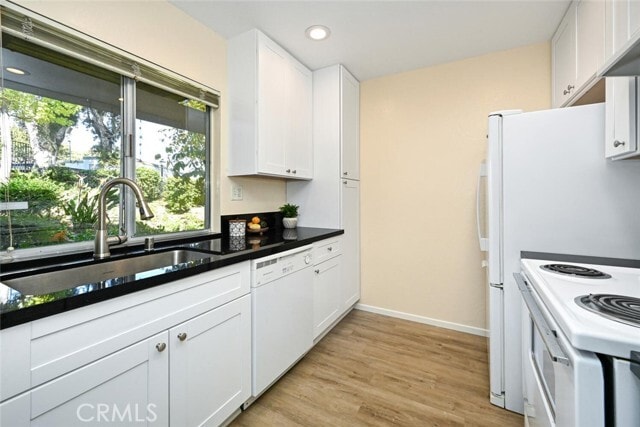 Foto del edificio - 23732 Hillhurst Dr