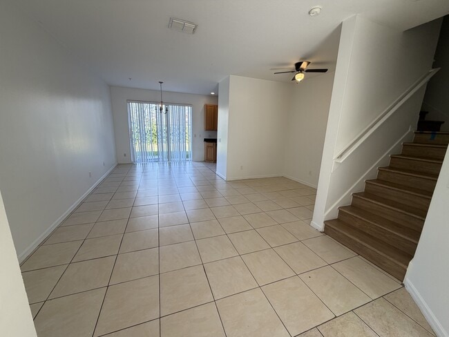 Foto del edificio - 449 Scarlatti Ct