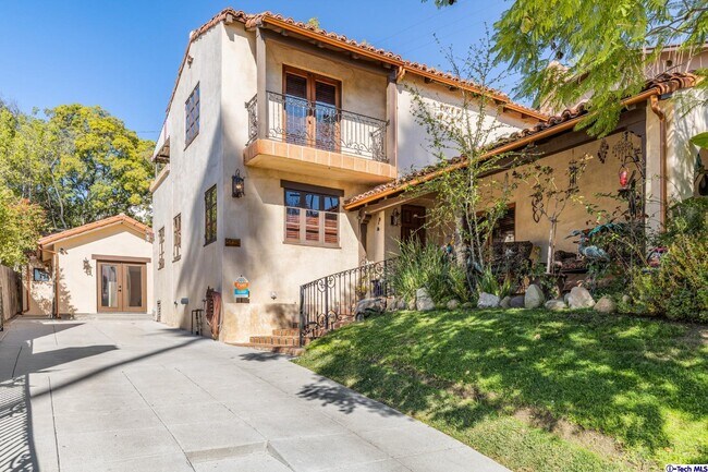 Building Photo - 1603 Hill Dr