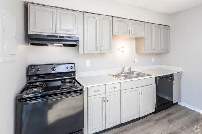 2BR, 1BA - End Unit - Kitchen - Valore at Lexmoor Apartments