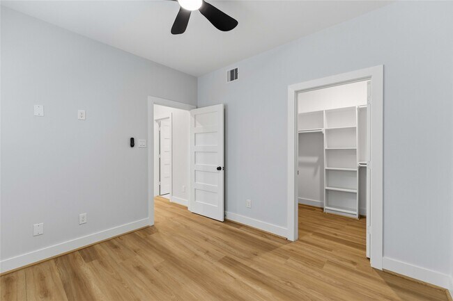 Foto del edificio - 5420 Elysian St