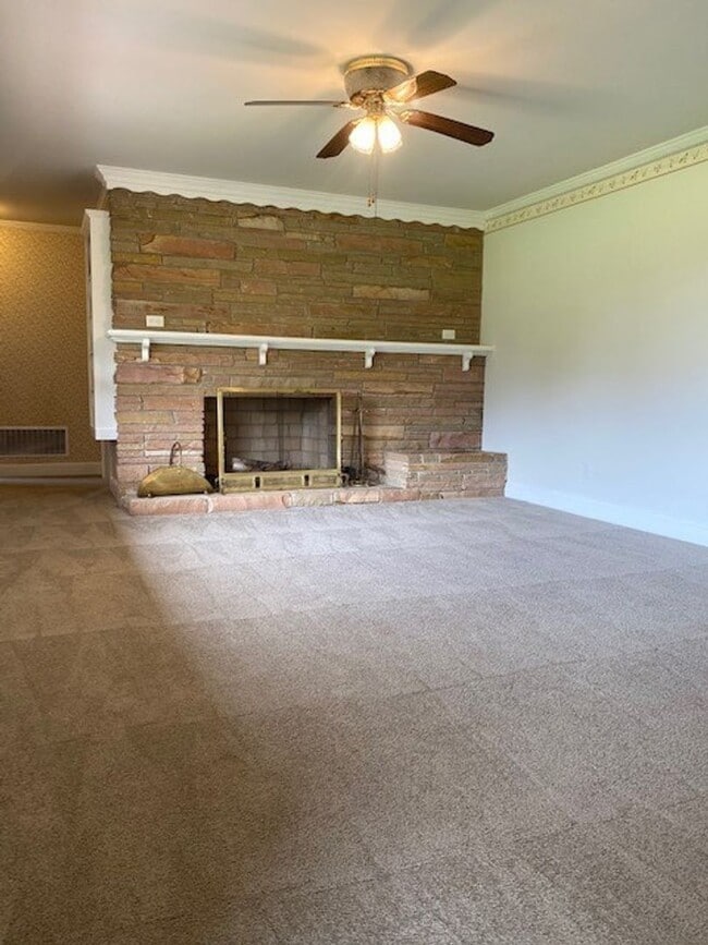 Foto del edificio - 819 Old Smith Chapel Rd