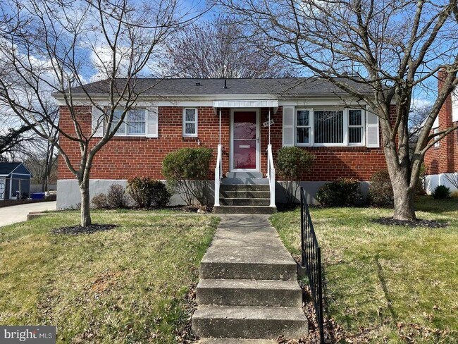 Building Photo - 4426 Hallet St