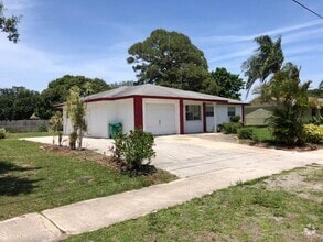 Building Photo - 3206 Juanita Ave