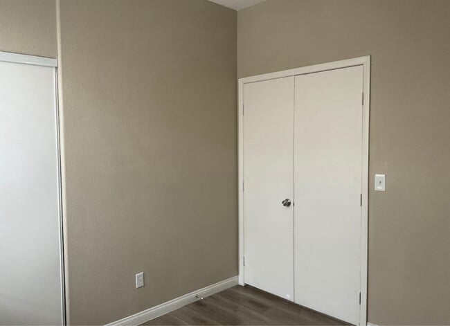 Building Photo - 5952 Hickory Nut Ave