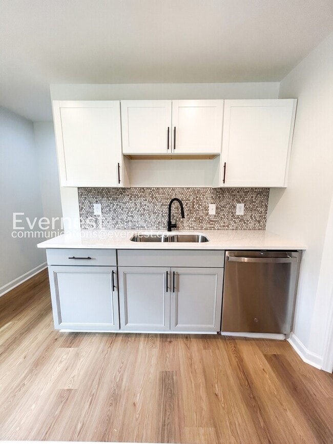 Foto del edificio - 411 E Torbush St