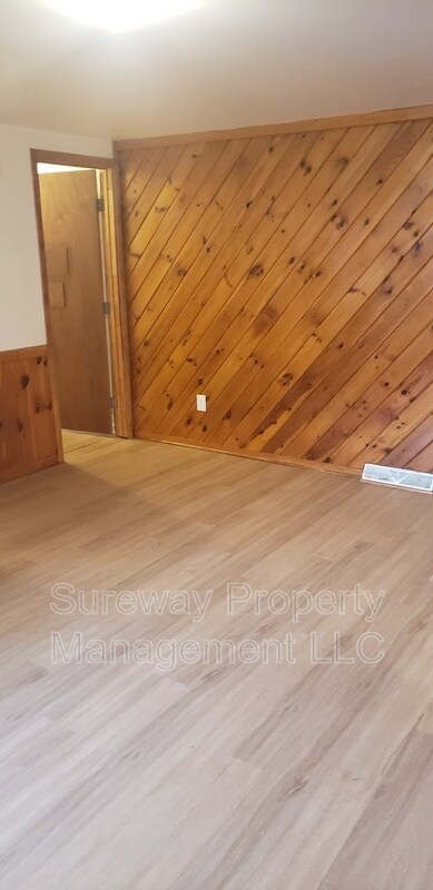 Foto del edificio - 18 E Main St