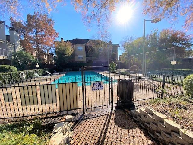 Foto del edificio - 10811 Richmond Ave