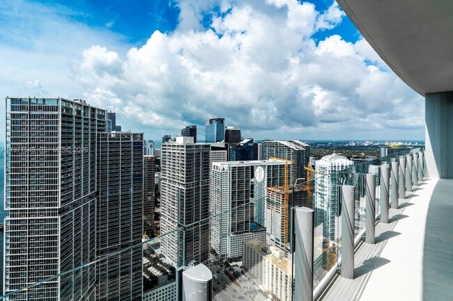 Building Photo - 300 Biscayne Boulevard Way