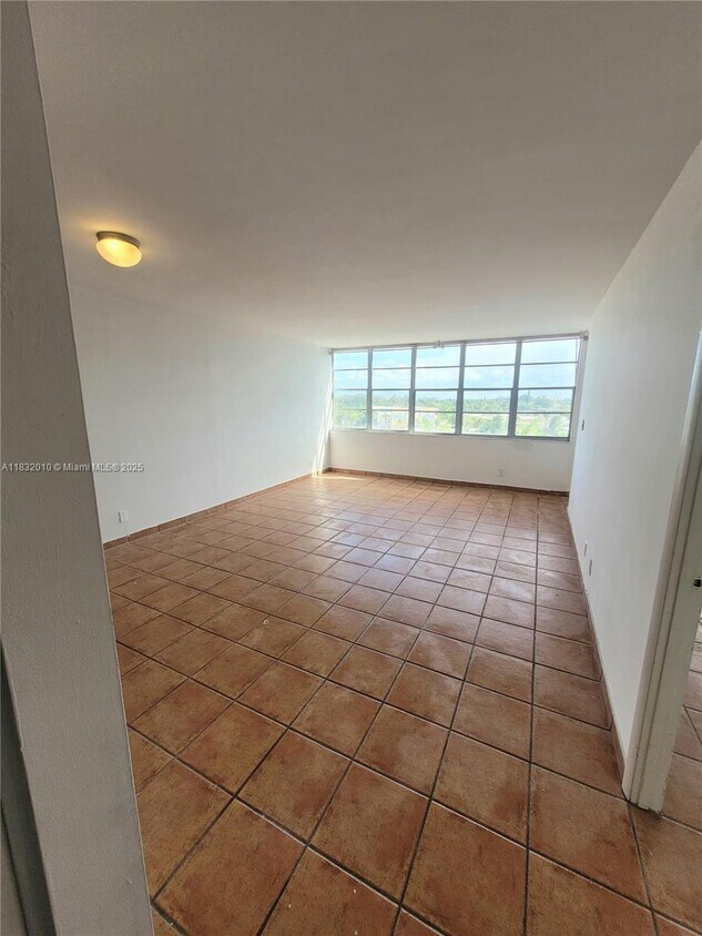 Primary Photo - 2025 NE 164th St