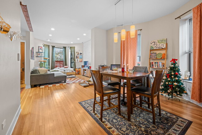 Foto del edificio - 624 N May St