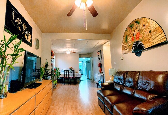 Foto del edificio - 3606 S Paulina St