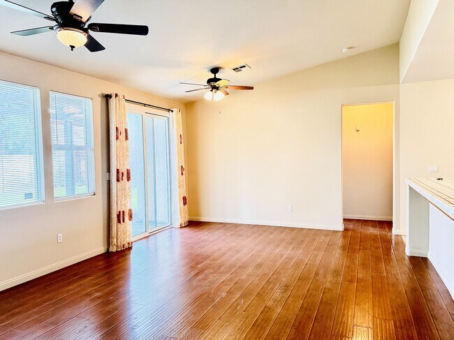 Foto del edificio - 1304 Torulosa Dr