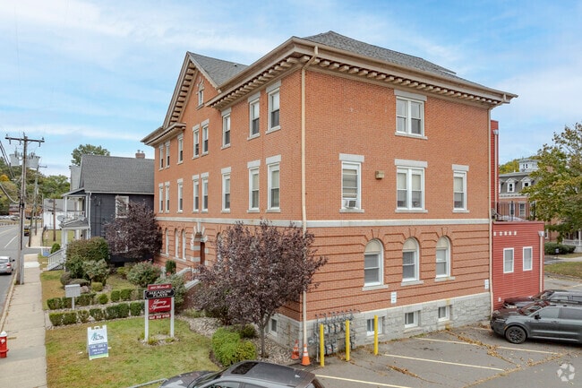 Building Photo - 223 Meadow St