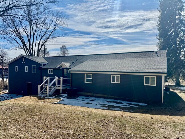 Foto del edificio - 1070 Hightop Rd