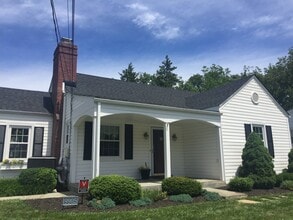Building Photo - 9905 Edgehill Ln