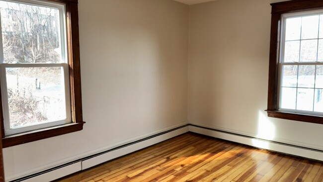 Building Photo - Newly Remodeled 3 Bedroom w/ double parlor