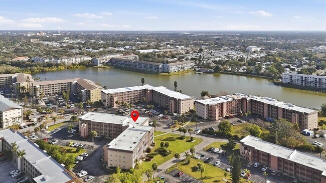 Foto del edificio - 4143 Heron Way