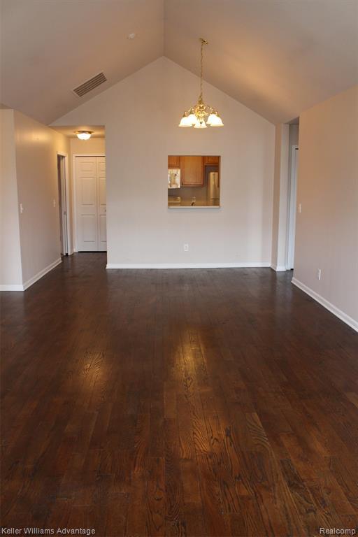 Foto del edificio - 48407 Manor Bridge Dr