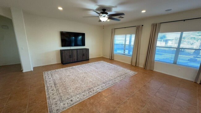 Foto del edificio - Horse Property in QC