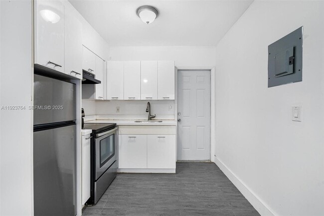 Foto del edificio - 730 NE 128th St