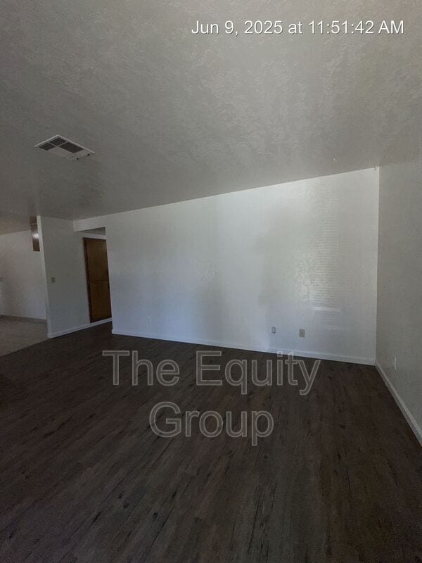 Foto del edificio - 4623 W Cypress Ave