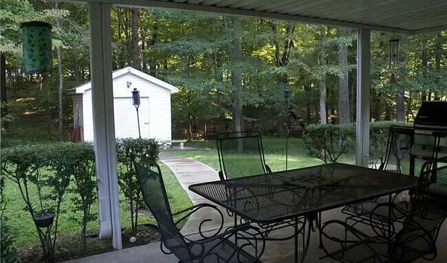 Foto del edificio - 8343 Lakedale Cir