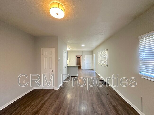 Foto del edificio - 4220 E 11th St