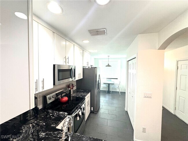 Foto del edificio - 7790 Woodbrook Cir