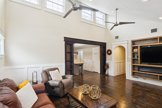 Foto del edificio - 1910 East Ave