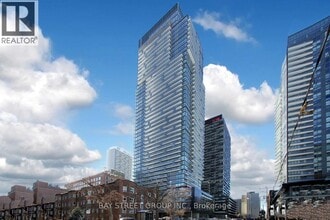 Building Photo - 39-1339 Roehampton Ave