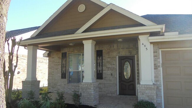 Building Photo - 403 Livingstone Ln