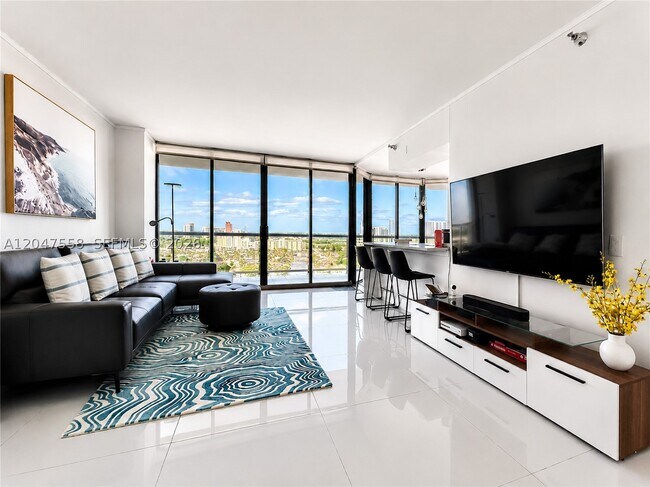 Foto del edificio - 3640 Yacht Club Dr