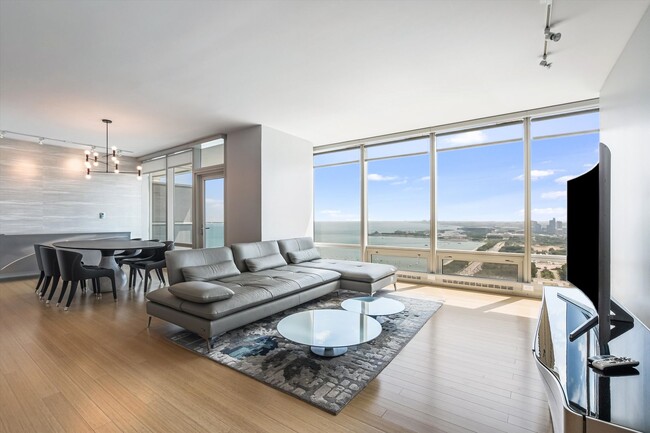Building Photo - True Luxury Living_2b2b Condo at 340 On Th...
