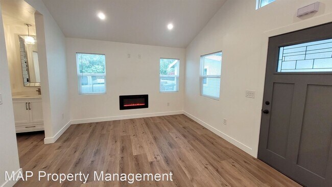Foto del edificio - 1 br, 1 bath House - 6155 Homewood