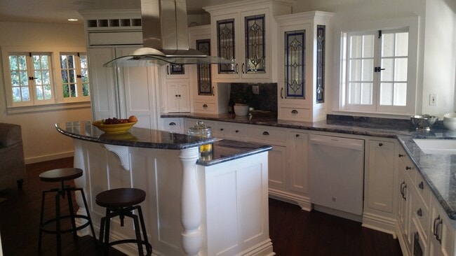 Building Photo - 5887 Arboretum Dr