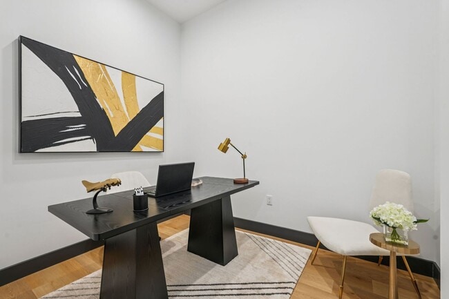 Interior Photo - Lexington on Broadway