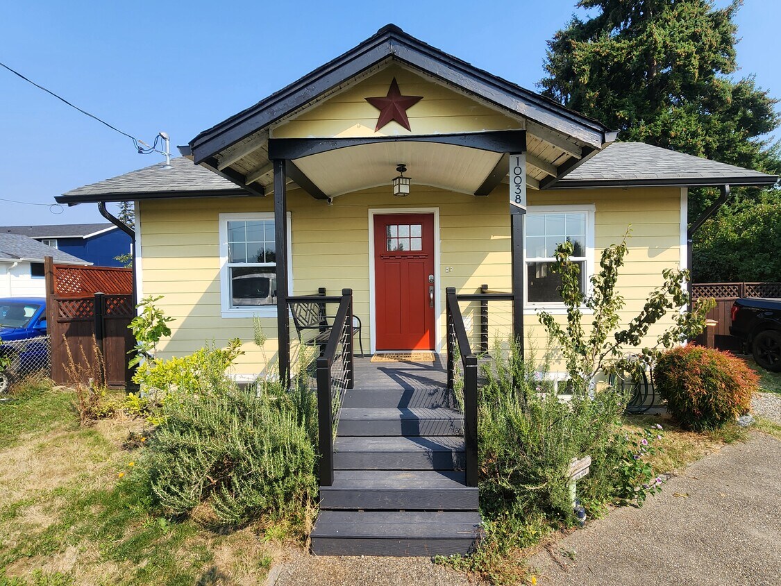 Primary Photo - 10038 6th Ave SW