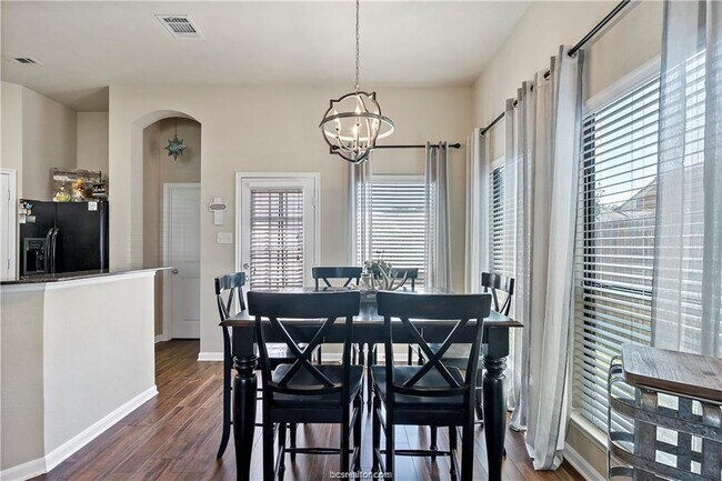 Foto del edificio - 3801 Clear Meadow Creek Avenue