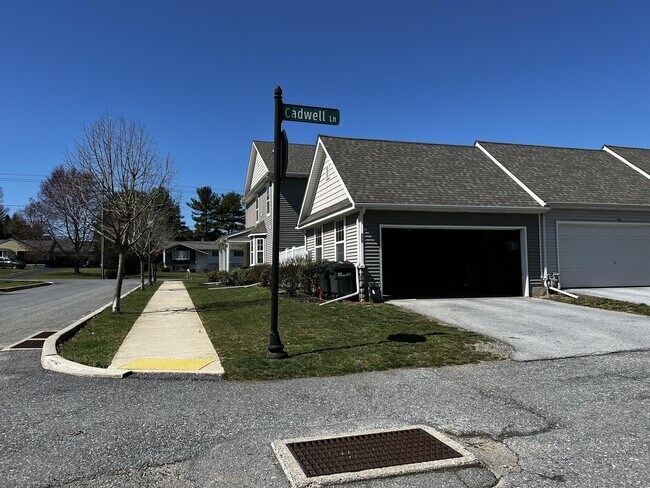 Building Photo - 900 Cadwell Ln