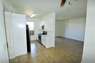 Building Photo - 231 W Horizon Ridge Pkwy
