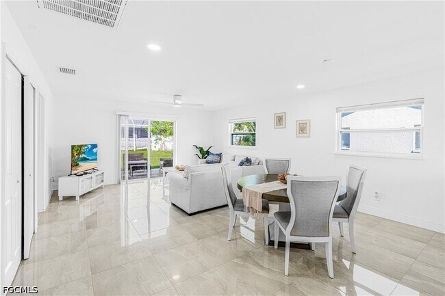 Foto del edificio - 1722 SW Santa Barbara Pl