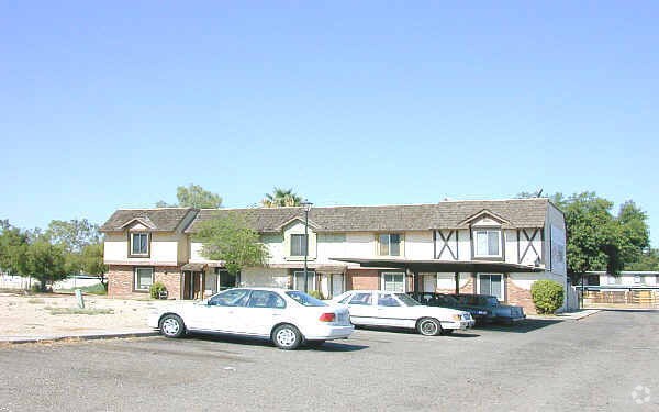 Building Photo - 5811-5827 N 59th Ave