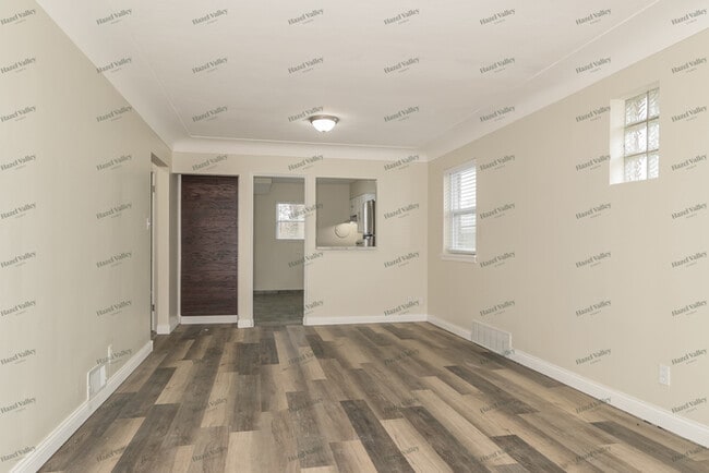 Foto del edificio - 6926 Greenway Ave