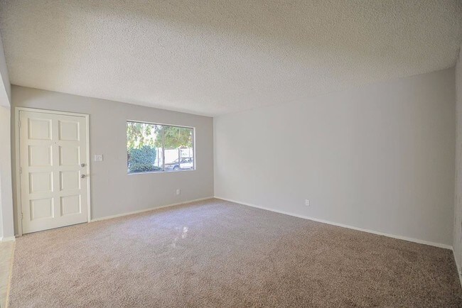 Building Photo - 4233 N Bengston Ave
