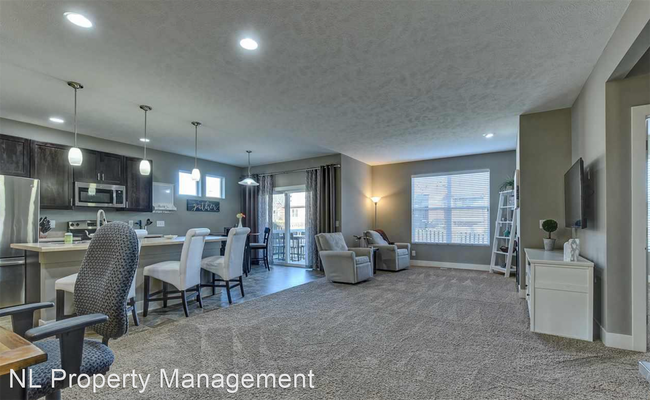 Foto del edificio - 4 br, 3 bath House - 18418 Farnam St.