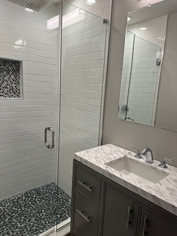 Building Photo - 183 Chelsea St